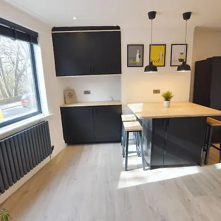 Stunning House In Kirkstall! * ليدز